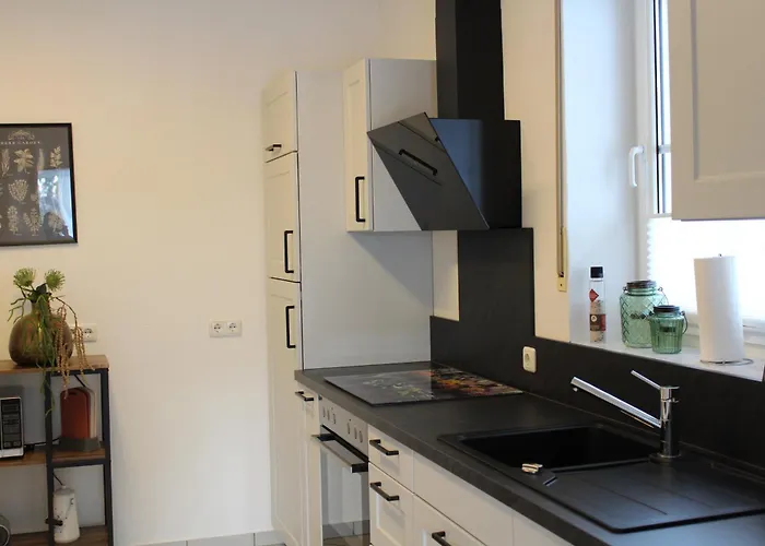 Eifler - Sonnenfels * גרולסטיין